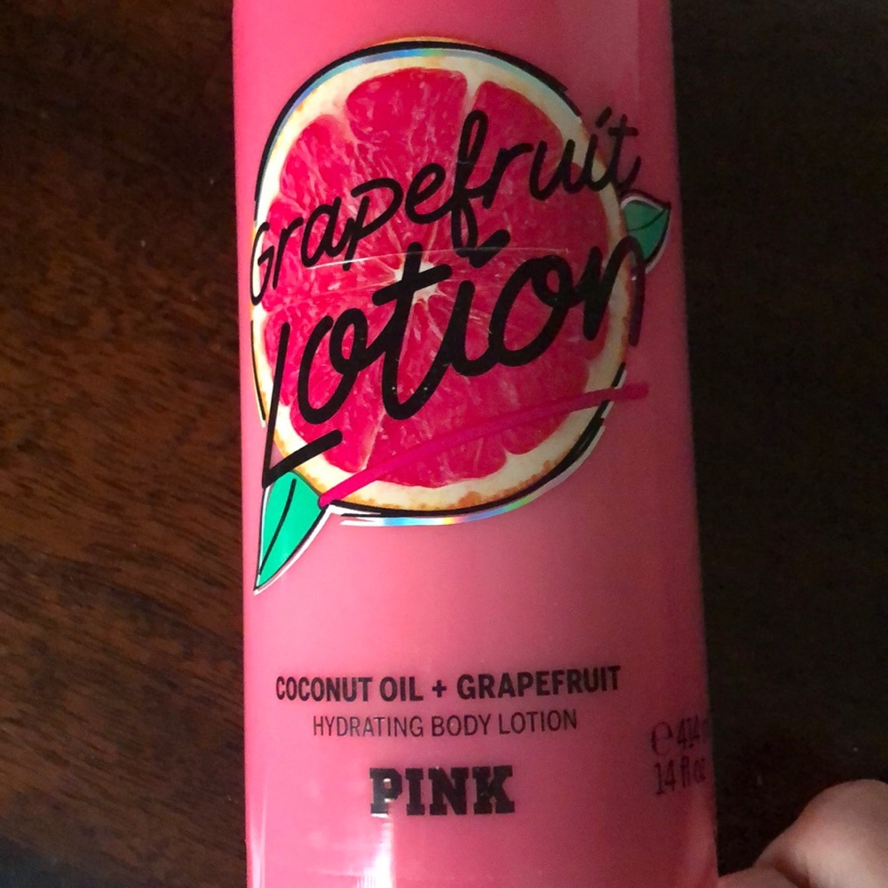 Vs pink grapefruit lotion set of two NWT - Picture 4 of 4